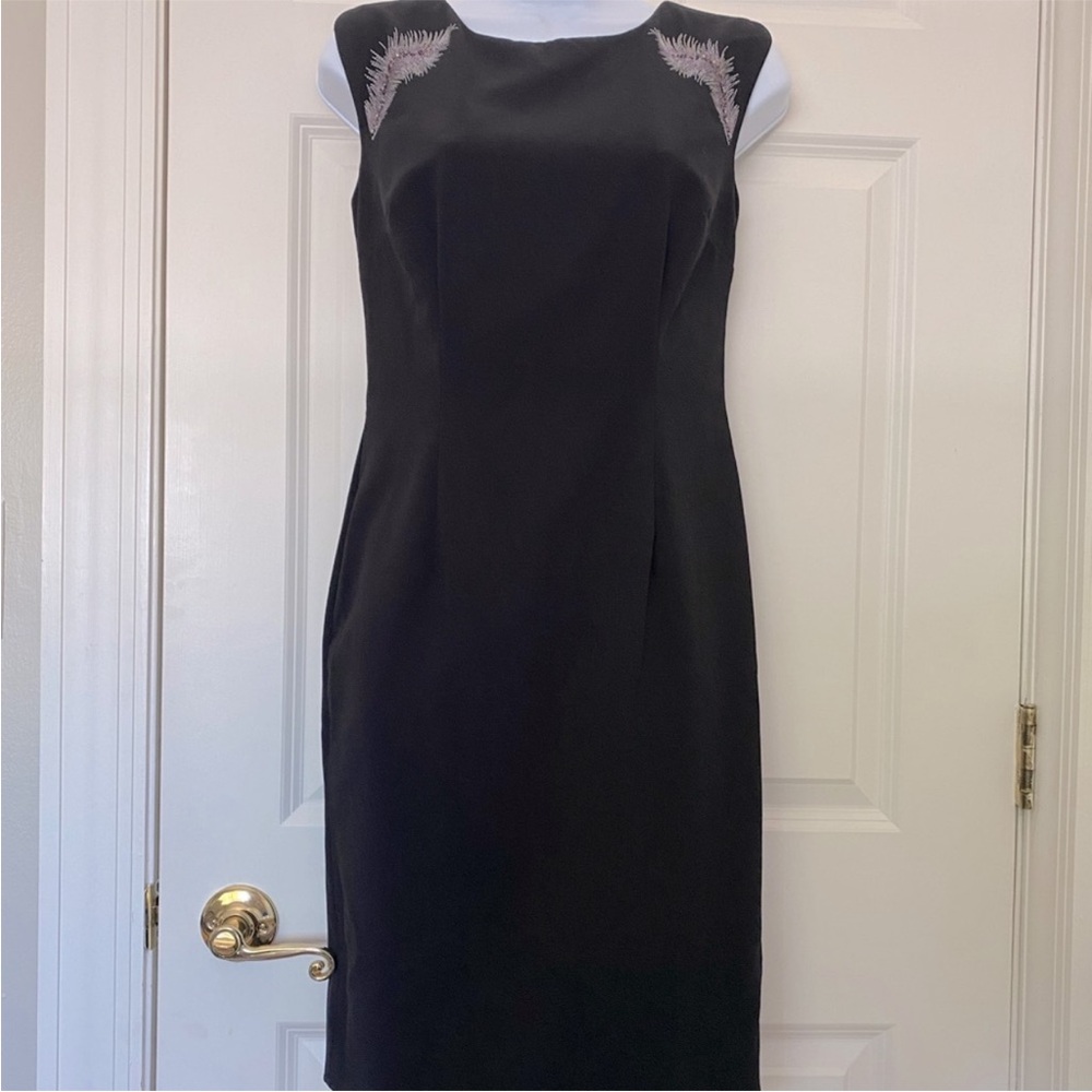 Nine West Black Sleeveless Feather Accents Dress. Like New